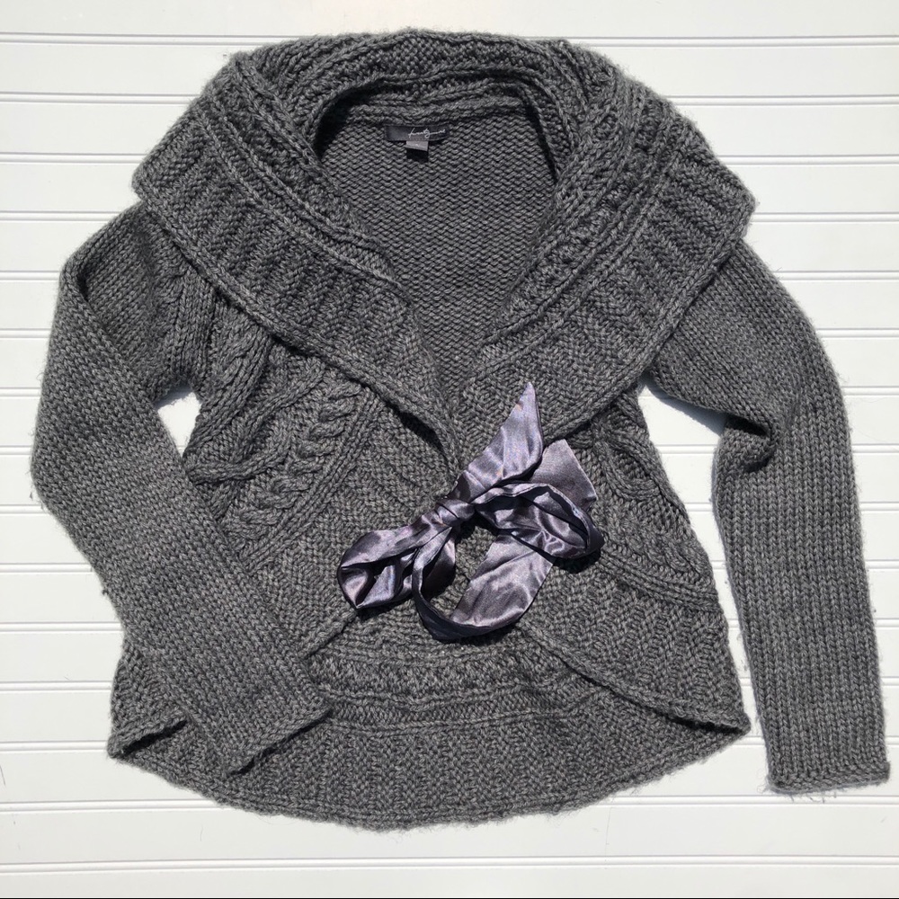 F21 Fancy Circle Sweater w Tie